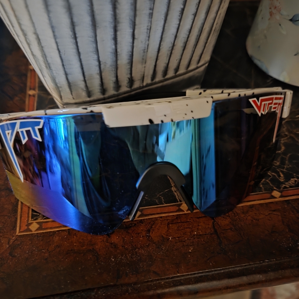 PIT VIPER UNISEX SNOW& SUNGLASSES 😎⛱️
